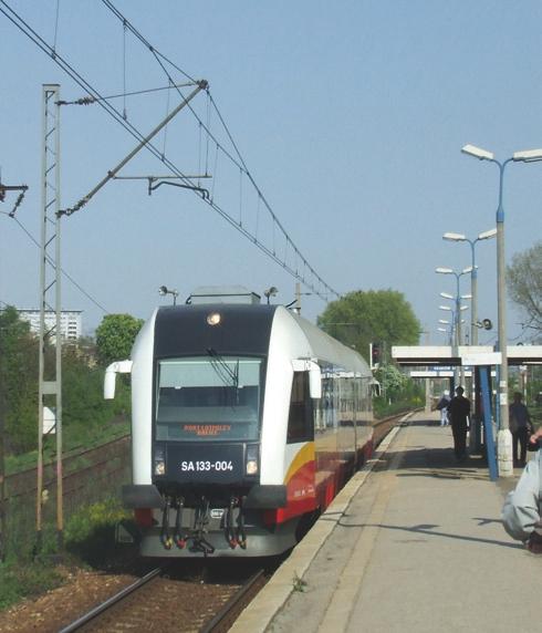 zainaugurowano 25 maja 2006 r. Następnego dnia na trasie Dworzec Główny Kraków-Balice co pół godziny, od godz. 4.00 do godz. 23.30 zaczęły kursować spalinowe autobusy szynowe.