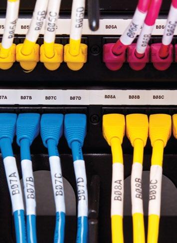 Szybkie rozpoznanie konkretnego kabla Czytelne etykiety identyfikacyjne, w razie potrzeby w różnych kolorach, pozwalają łatwo rozpoznać każdy kabel.