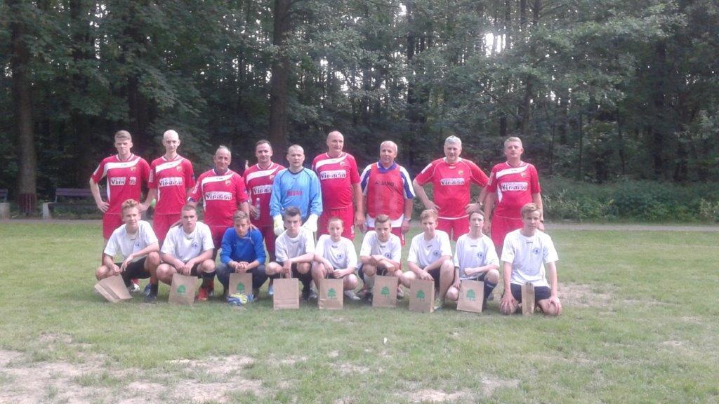 Główną atrakcją pikniku był mecz piłki nożnej pomiędzy drużyną gimnazjalistów, a drużyną burmistrza, gdzie