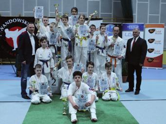 Kopernika w Ślesinie odbyły się strzostwa Polski Centralnej Oyama Karate w Kumite, których organizatorem był Koniński Klub Sportowy CENTRUM Oyama Karate na czele z sensei Wiesławem Lewandowskim 3
