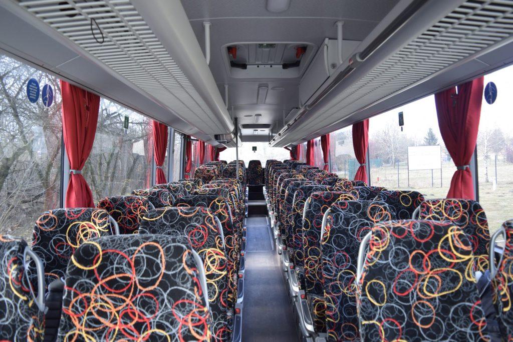 autobusie są dosyć wygodne.