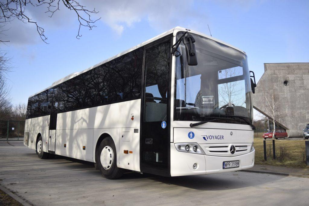 Autobus jest produkowany w trzech wersjach nadwoziowych jedna to klasyczny pojazd o długości 12 140 cm, druga to wersja pokazana na