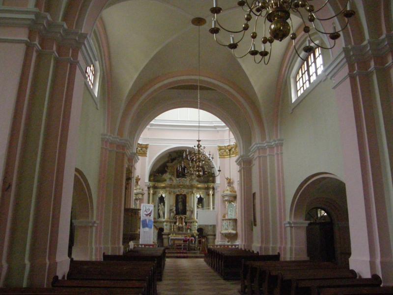 Obecny kościół wzniesiony został w latach 1714-1756 z fundacji Władysława Radomickiego, kasztelana poznańskiego, i przy późniejszym zaangażowaniu jego syna Józefa, starosty odolanowskiego, oraz Leona