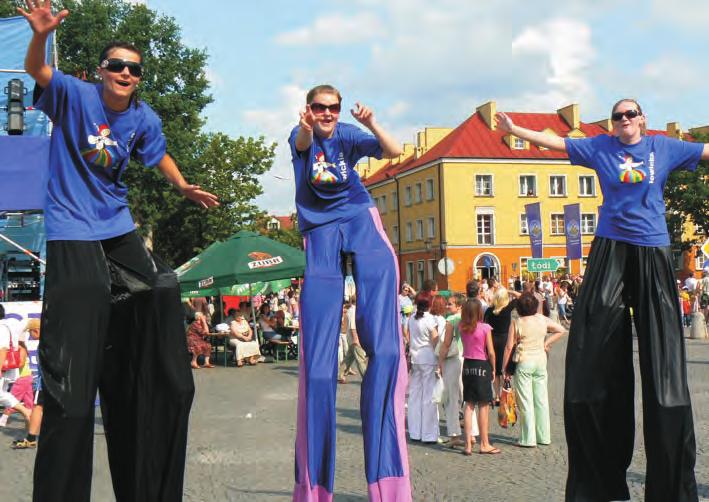 Przyjemno æ taka kosztuje przeciêtnie oko³o 100 z³, w owiczu, dziêki staraniom mleczarni mo na by³o skakaæ za darmo. - Chcia³am bardzo skoczyæ, ale m¹ mi nie pozwoli³ - mówi³a nam m³oda kobieta.