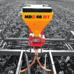 Multidozownik MDG 40 M1 MDG 100 M1 Kompaktowa budowa i precyzyjne dawkowanie systemu multidozującego MDG zapewniają idealne warunki do rozprowadzania nasion i granulatów bez wsparcia podmuchu