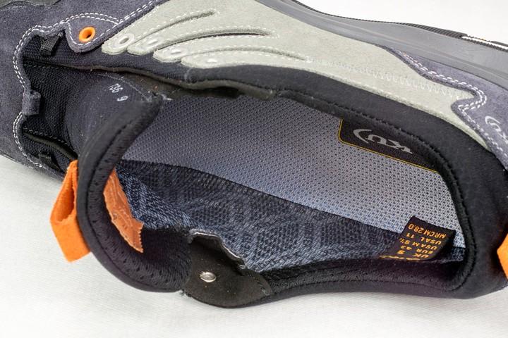 Wróćmy jeszcze na zewnątrz cholewki, model AKU Montera Low GTX jak na buty z górskim zacięciem Jego środkowa część wykonana została z takiej samej, odpornej na oddziaływanie mechaniczne tkaniny