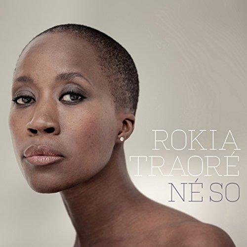 W sieci są dostępne nagrania YouTube Rokii Traoré z ostatnich koncertów. Na ten koncert szedłem z duszą na ramieniu, gdyż te nagrania brzmią po prostu upiornie.