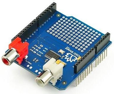 z całej serii. Płytka zawiera mikrokontroler ATmega328, wyposażony w 14 cyfrowych wejść/wyjść z czego 6 można używać jako wyjścia PWM (np. do sterowania silnikami) i 6 jako analogowe wejścia.