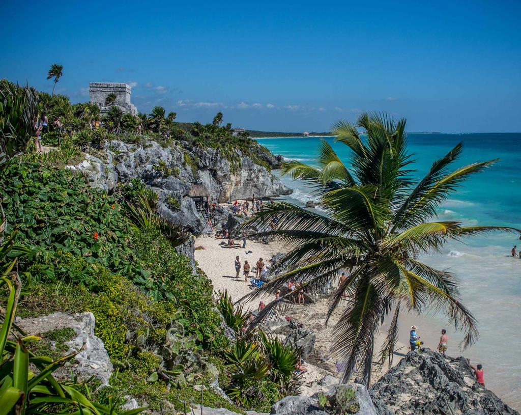 vi - Białe piaski na plażach Tulum vii - San Cristóbal de las Casas Turkus Morza Karaibskiego, biel piasku i spokój w cieniu palm kokosowych Meksyk nas powita najpiękniejszą plażą tego kraju.
