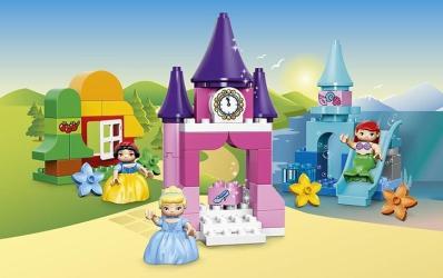 Lego Duplo Princess ; 3 figurki księżniczek Disneya: Kopciuszek, Ariel i Królewna Śnieżka możliwość zbudowania: zamku Kopciuszka, podwodnej