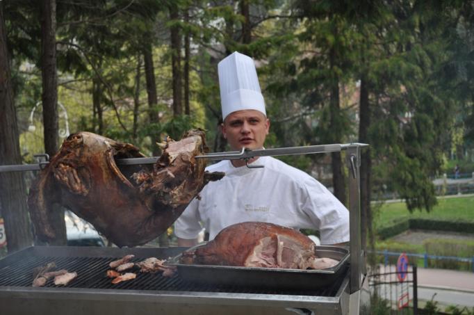 WYOBRAŹ SOBIE MIEJSCE, DO KTÓREGO WRACASZ Z PRZYJEMNOŚCIĄ, A ŚWIAT WOKÓŁ JEST HARMONIĄ I PIĘKNEM Wykorzystaj wolne dni i odkryj miejsce, w którym można się cudownie zrelaksować.