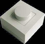 OPCJONALNE sterowanie KONTROLA WILGOTNOŚCI: czujnik wilgotności automatycznie zwiększa wydajność rekuperatora w przypadku wzrostu poziomu wilgotności w pomieszczeniu, w którym jest