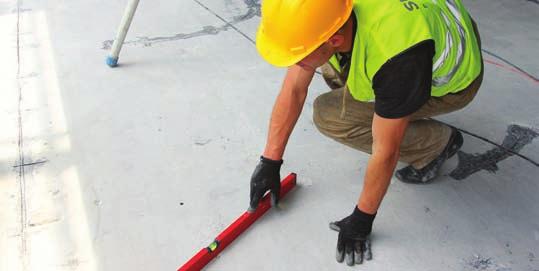 Przed przystąpieniem do montażu podłogi sportowej należy sprawdzić stan wylewki. Wylewka cementowa powinna mieć maksymalną wilgotność na poziomie 2 %, a anhydrytowa 0,5 %.