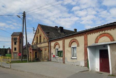 Twierdzielewo Wieś położona w pobliżu Rokitna. W Twierdzielewie istniała katolicka szkoła i kościół.
