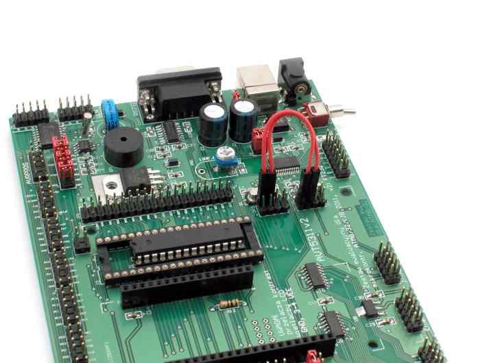 Z³¹cze modu³u Ethernet Do p³ytki mo na do³¹czyæ modu³ Ethernet. Do jego zasilania s³u y stabilizator SPX1117-3.
