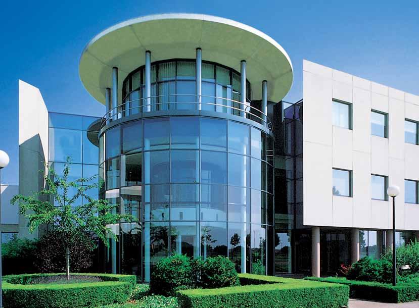 Informacje o Daikin Daikin to wiodący europejski producent wysokowydajnych energetycznie rozwiązań przeznaczonych do ogrzewania, chłodzenia, wentylacji i chłodnictwa do zastosowań komercyjnych,