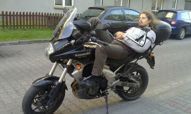 Artykuł pobrano ze strony eioba.pl Kawasaki Versys 650 O niedocenianym w polsce motocyklu. Dual sport. Perspektywa posiadacza, przejechałem na nim 45 kkm. Charakterystyka silnika.
