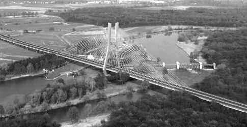 INFRASTRUKTURA DROGOWA Nowy most we Wrocławiu Widok i przekrój poprzeczny mostu 20 maja 2008 r.