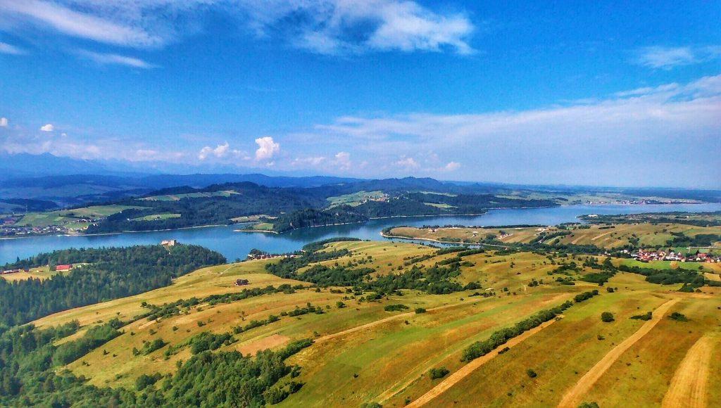 Dunajca oraz miejscu gdzie był stary most.