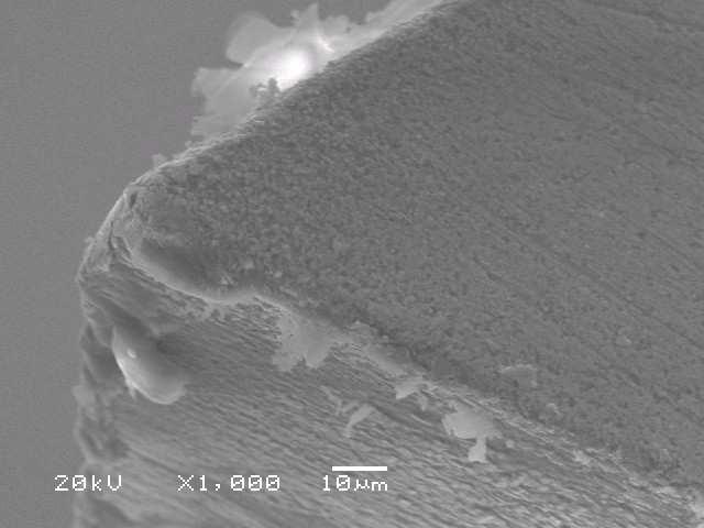 32 MECHANIK NR 4/2015 jakościowej przedstawionych fotografii można sformułować następujące wnioski: zastosowanie wspomagania elektrochemicznego w wariancie A powoduje niewielkie zmniejszenie zużycia