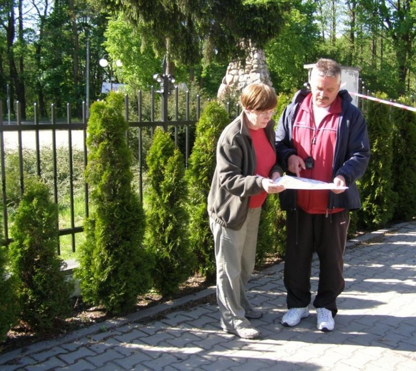 1 CZERWCA TRZECI DZIEŃ ODCHODÓW 50-LECIA SZKOŁY 1 czerwca miał się odbyć bieg terenowy Śladami walk żołnierzy polskich Nauczyciele wytyczyli trasy: Klasy V i VI miały biec z Białobrzegów do