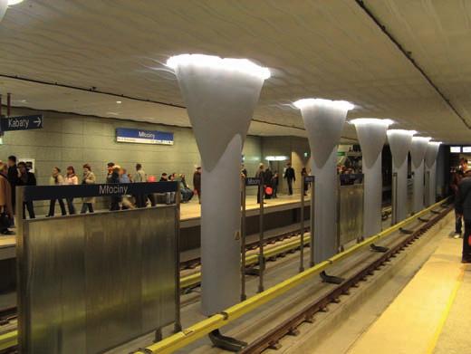 Specyfikacja techniczna linii metra Na każdej stacji metra znajduje się podstacja elektryczna, zasilana dwustronnie z miejskiej sieci WN.
