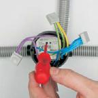 3 4 CLICK CLICK Zainstaluj odbiornik w miejscu docelowym i podłącz go do sieci elektrycznej. Śrubokrętem krótko (ek.) naciśnij przycisk ON/OFF. Zaświeci się czerwona dioda na odbiorniku.