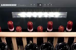 Optymalna jakość powietrza Chłodziarki do długotrwałego przechowywania win wyposażone są w łatwy do wymiany fi ltr FreshAir z węglem aktywowanym.