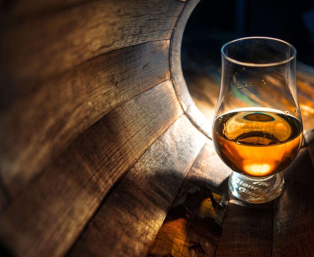 Dżentelmeni i whisky Macmyrra Druga nasza beczka whisky tym razem od niewielkiej ale już podziwianej na całym świecie destylarni ze Szwecji. Wydawałoby się że dziwny wybór?