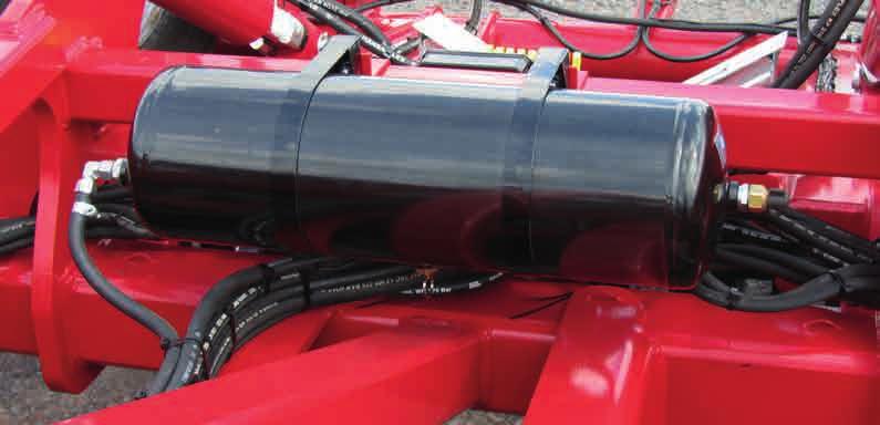 Wyposażenie dodatkowe Układ hamulcowy Maszyna może być wyposażony w pneumatyczny lub hydrauliczny układ hamulcowy. Aby umożliwić bezpieczne parkowanie, zamontowano hamulec postojowy.