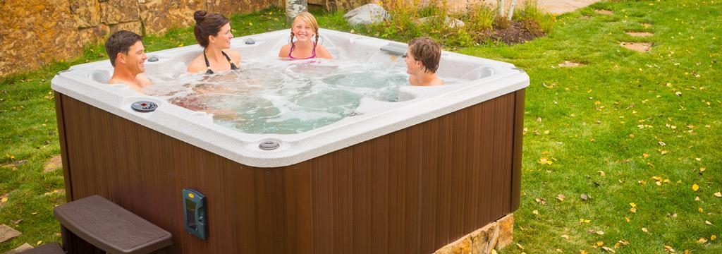 Jacuzzi J-245 Premium 213 x 213 x 91 H cm Wyposażenie: 7 miejsc