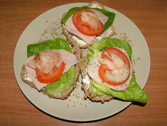RECIPE 4- SANDWICHES INGREDIENTS: cheese cucmber chive lettuce eggs bread ham tomato raddish butter PREPARING: All vegetables we wash and peel. The bread is greased with butter.