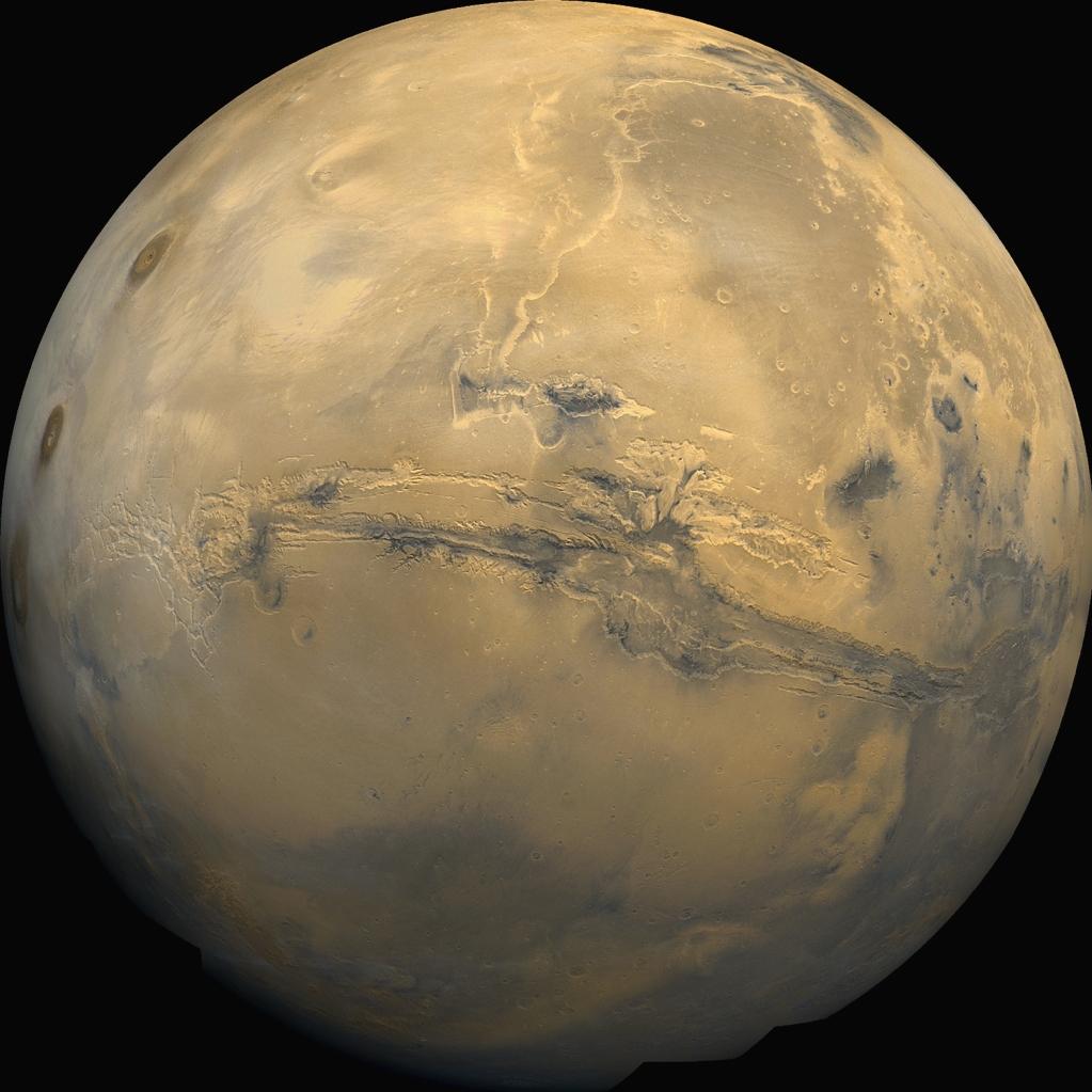 Mars Promień Marsa Masa Marsa Doba na Marsie Rok na Marsie 3 396km (0,53 promień Ziemi) 0,11 masa Ziemi 0,20-0,25 miliardów km (1,4-1,7 razy tyle, co Ziemia) 24 godzin 37 minut 1,88 lat