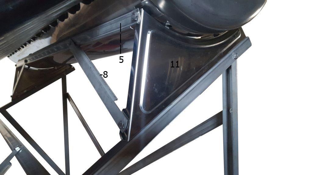 5.Połącz podpory zbiornika łącznikiem nr 5, następnie zamontuj podpory nr 8.
