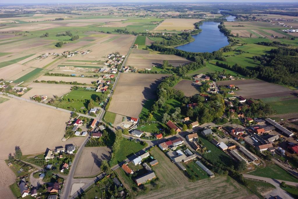 Historia Dalewo założone zostało prawdopodobnie na przełomie XI i XII wieku, kiedy podlegało setnikowi z miejscowości Kuszkowo.