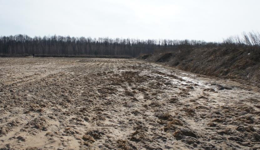 Potencjalne oddziaływanie na środowisko Gleba i grunt Degradacja warstwy gleby Kompakcja warstw podglebia pod wpływem długotrwałego