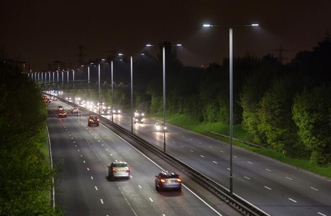 parametrami ilościowymi i jakościowymi oświetlenia są: - ograniczenie olśnienia