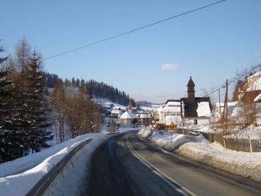 Bielanka to miejscowość w Gminie Raba Wyżna. Zamieszkuje ją 446 mieszkańców.