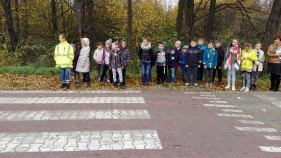 Dnia 27 października przeprowadzono imprezę promującą bezpieczeństwo uczniów w drodze do i ze