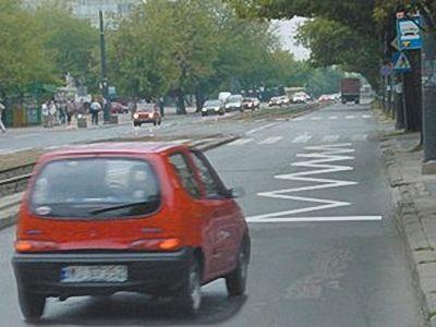 W tej sytuacji można spodziewać się miejsca szczególnie uczęszczanego przez dzieci po przejechaniu: a.