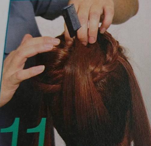 The ponytail of our hair comb into the flat layer.