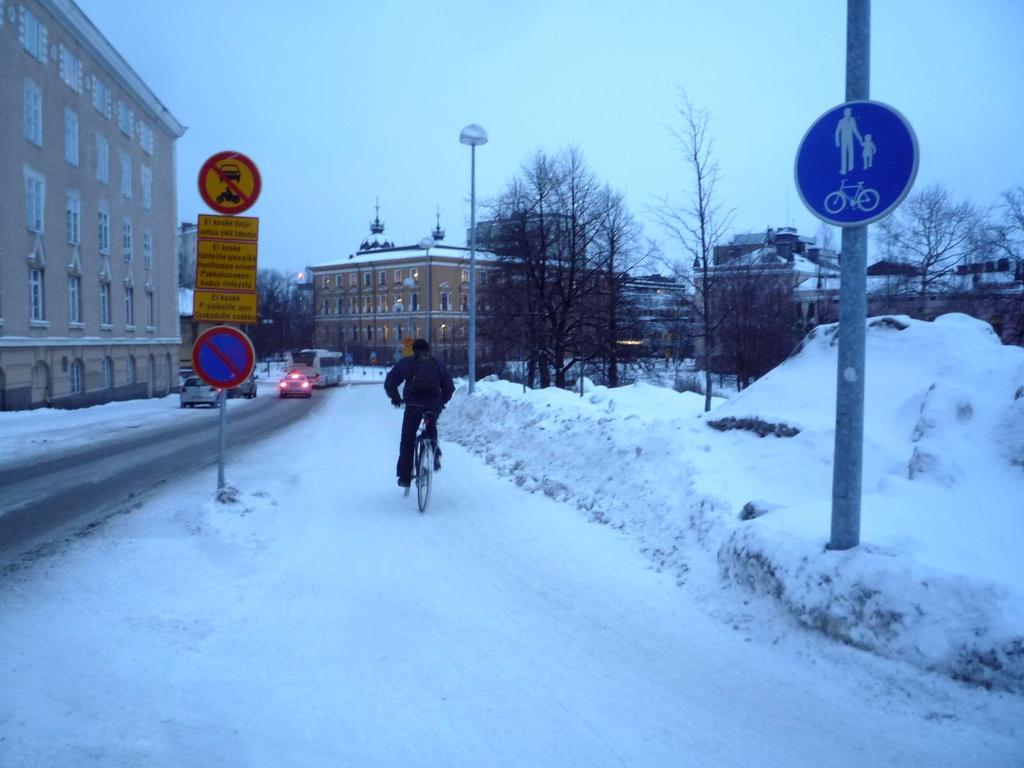 Ciągi pieszo rowerowe to przekwalifikowane chodniki Marcin