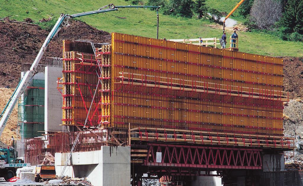 Standardowe płyty VARIO do wykonania ścian tunelu o wysokości 9 m.