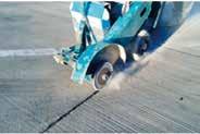 wyłącznie wyspecjalizowanym firmom. Do zabiegów utrzymaniowych można również zaliczyć teksturowanie nawierzchni z betonu cementowego metodą grinding.