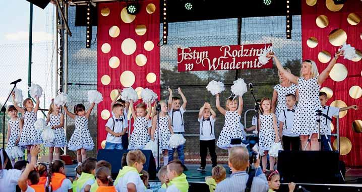 KULTURA Piknik Rodzinny Wąwał 2016 Piknik rodzinny w Wąwale odbył się w sobotę16 lipca na terenie sportowo rekreacyjnym przy świetlicy wiejskiej.