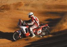 W rajdzie stanowiàcym jednoczeênie rund Mistrzostw Polski i Mistrzostw Europy Tradycyjnie ju zawodnicy ORLEN Team przystàpili do Rajdu Dakar rozgrywanego w 2006 roku na trasie Lizbona Dakar.