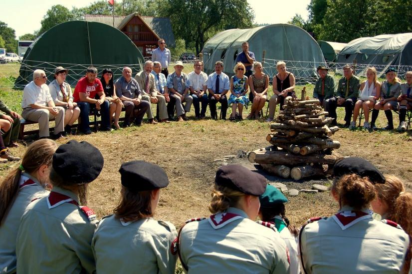 Goście na zlocie Dla instruktorów, seniorów i gości, którzy zechcą odwiedzić zlot przewidujemy udział w specjalnym programie w ciągu jednego dnia - 21 sierpnia 2015r.