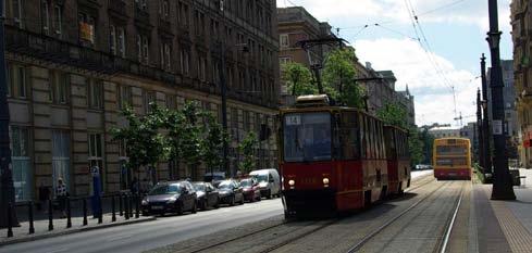 Projekt ANALIZA MOŻLIWOŚCI I CELOWOŚCI WPROWADZENIA AUTOBUSÓW NA WYBRANE TOROWISKA TRAMWAJOWE W WARSZAWIE Autorzy opracowania: - Andrzej Brzeziński, - Maciej Dobrosielski, - Tomasz Dybicz, - Karolina