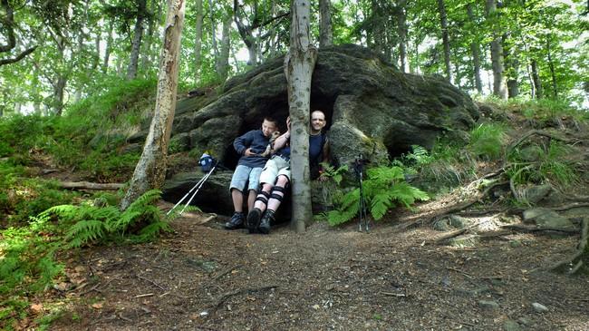 charakterystyce jak wcześniej, po kolejnych kilkunastu minutach od opuszczenia "Na Beskidzie" doprowadzi na