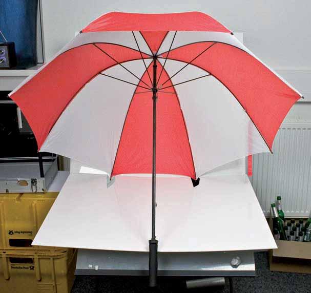 Art: 5087 Parasol XL Taifun Niezwykle wytrzymay parasol. Trzon i prty wyprodukowano specjaln technik, zapobiegajc amaniu si parasola.